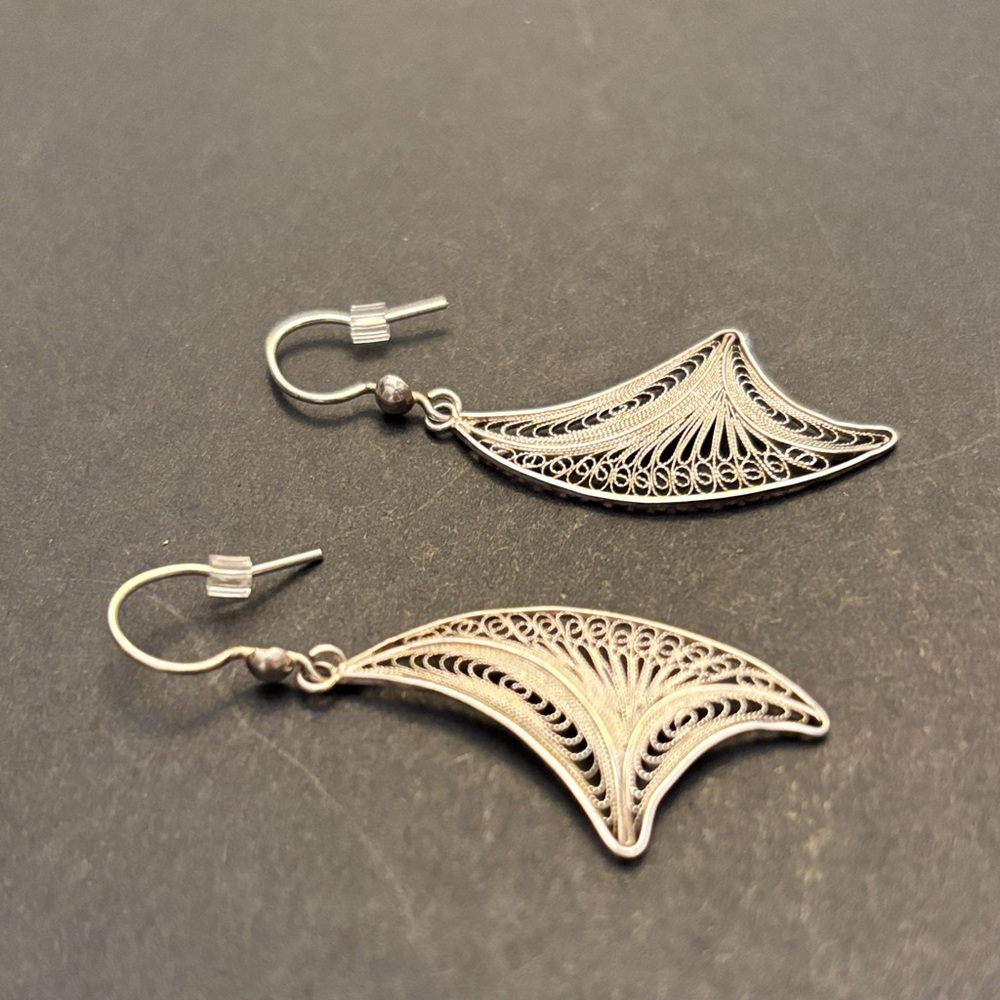 Elegant Silver Filigree Earrings